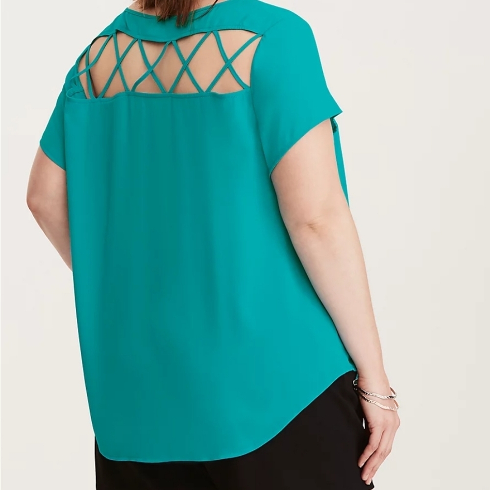 Torrid Plus Size Vibrant Girly NWT cage back chiffon Blouse Top size 2X